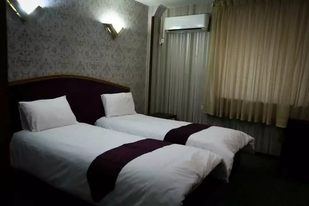 Alibaba https://cdn.alibaba.ir/ostorage/hotel-accommodation-images/6820a0e9f6e8766ef96f53bf_دو تخته برای یک نفر.webp